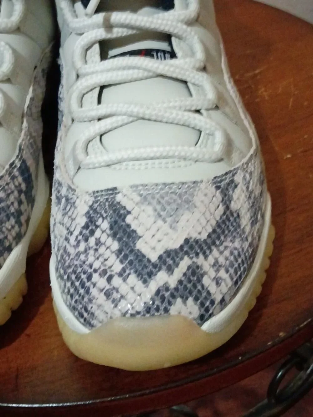 Nike Air Jordan 11 Low Snakeskin Light Bone CD6846-002 Men's Size 8